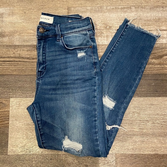 PacSun Denim - PacSun High-Rise Distressed Jegging